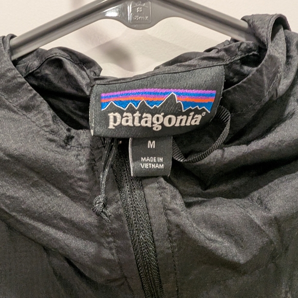 Patagonia Houdini Men's Black Windbreaker - Picture 3 of 3